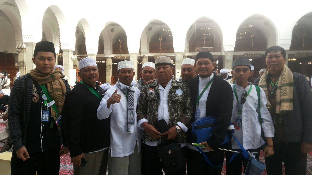 ManasikPrima's tweet photo. Alhamdulillah.. Jama'ah Umroh Agen Bali Manasik Prima Keberangkatan 16 Desember 2016 telah sampai di Tanah Suci https://t.co/0PYAGeTCHH