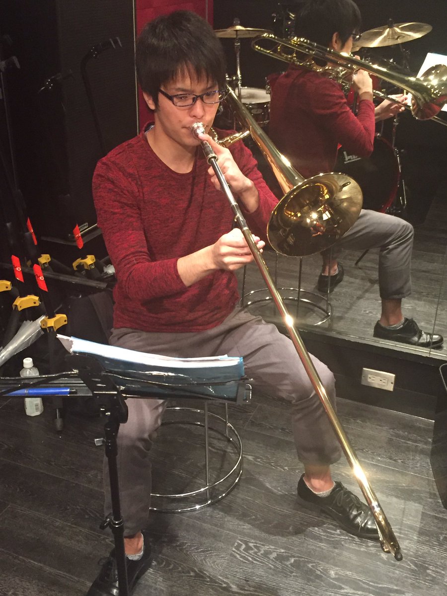 アニメ 響け ユーフォニアム 公式 Twitter પર 第10回 秀一が週一トロンボーンを練習してみた企画 10回目の練習風景です 今回はクリスマスも近いということで ある曲に挑戦しています ニコニコ動画ユーフォチャンネルから動画もチェックできます 是非 ご覧