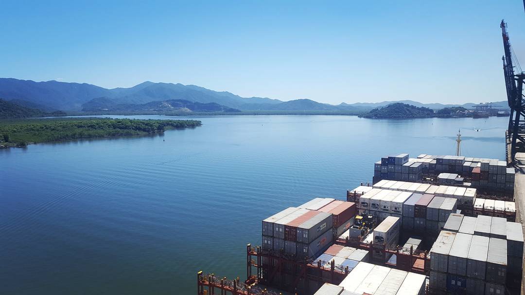 Maersk's tweet photo. Santos, #Brazil – where refrigerated #exports promise strong growth for its economy: https://t.co/InC7RhetVy

(Image: C Hudson) https://t.co/boTFO7oTKW