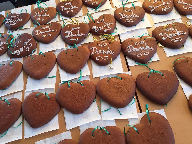 Explorado_DU's tweet photo. #Weihnachten rückt spürbar näher - auch bei uns sind fleißige Weihnachtselfen aktiv! #Geschenke #fürdieKollegen #bestesTeam #Danke https://t.co/ffevw2VUQ4