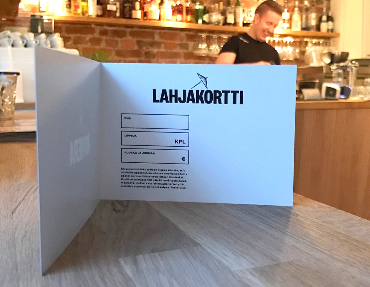 Älä panikoi, älä stressaa. Tule glögille, hoida joululahjat siinä samalla. Avaamme ovemme taas neljältä.