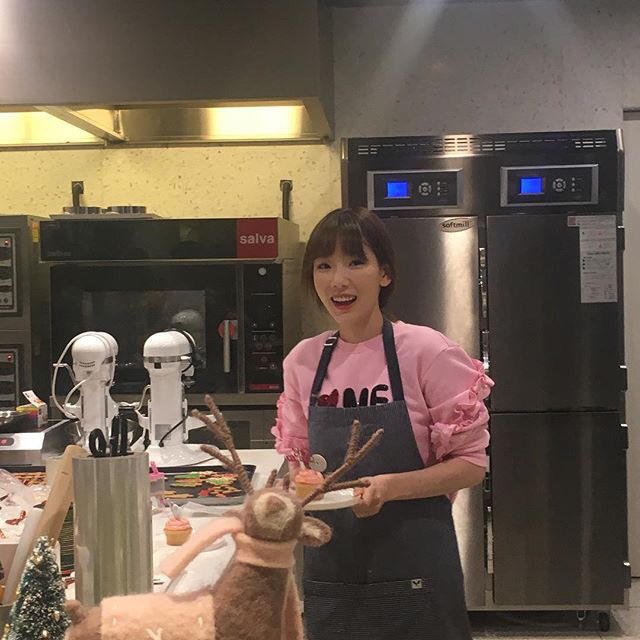 taengpisces's tweet photo. บอกว่าคุกกี้จากแทยอน แทยอนก็มาทำเองจริงๆ เมื่อวานก็มา วันนี้ก็มา คาดว่าคงมาถึงวันที่ 25 เลยมั้ง คนน่ารักก็อย่างนี้แหละ 💕 https://t.co/PhBVNFLHTK