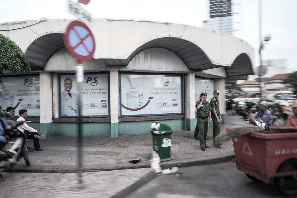 tudut's tweet photo. It's really hard to found him #police in #hochiminhcity
#fujixt1 #fujix #fujifilm
#vntrip https://t.co/qVa599FKTH https://t.co/58gI1snPiA