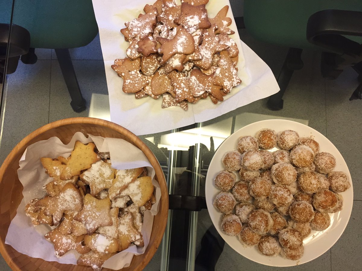 rekaujj's tweet photo. This is how we #snatworking today!  #merryHR 😀🎄🎉 https://t.co/mE1MPL0VwD