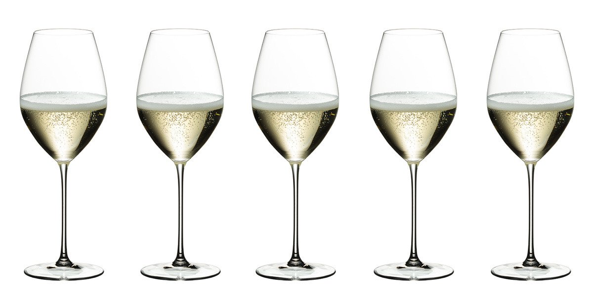 ¿Sabías que para beber champán la peor copa es la que utilizamos? Es mejor una ancha para poder dar vueltas a la bebida.