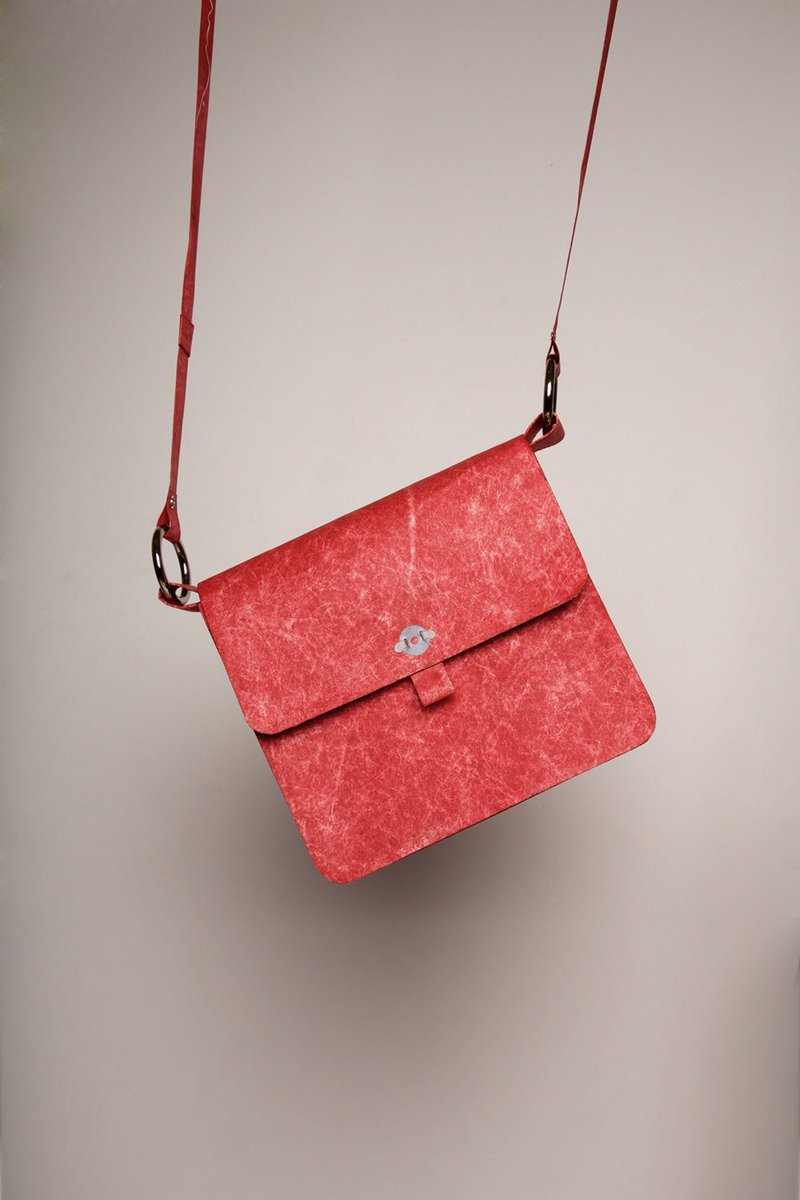 papiercolle80's tweet photo. BREAKAWAY BELLE https://t.co/lJLI9GRAuB #PapiercolleBoutique #handbag #papiercolle.fr #Mode https://t.co/niAzdcQsbI