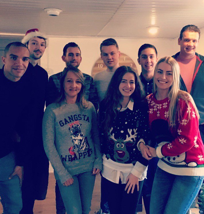 Wij wensen iedereen hele fijne kerstdagen toe en alvast een gelukkig 2017.
Het Dutch Blue team!