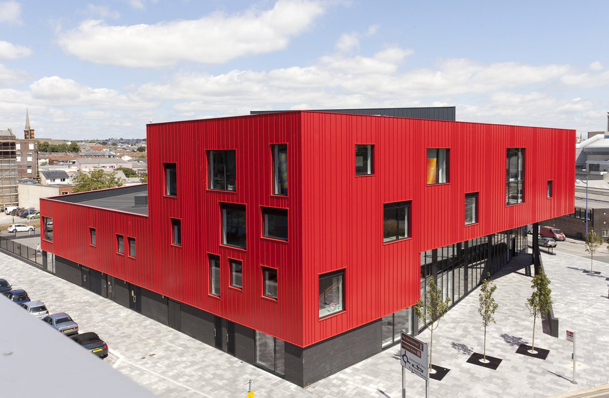 PLYMOUTH CREATIVE SCHOOL OF ARTS - Featured case study of the day #vieo #cladding
ow.ly/ZMDc30768qq