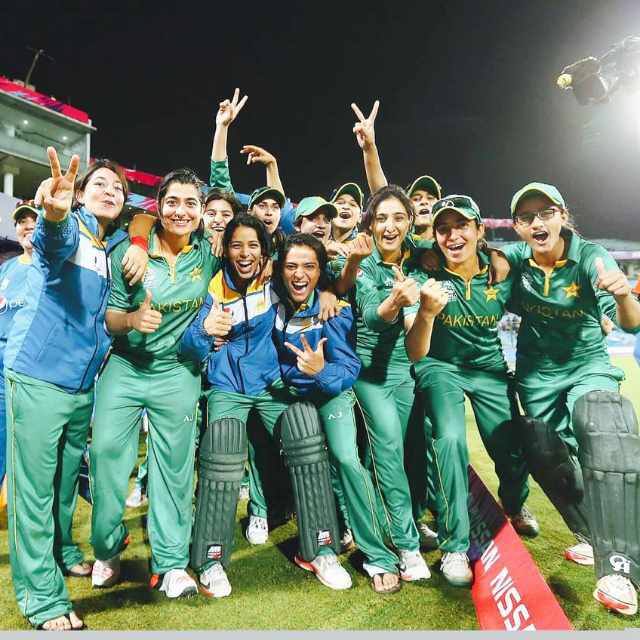 pirzada_fatima's tweet photo. Wow..😍😘💞
#Unforgettable_Memories #Special_Moments 👌👌 
#PakWn Beat #IndWn by 2 Runs in #T20WorldCup2016
@SyedaNain18 @mir_sana05 @ImJaveria 💞 https://t.co/JekiWwmaYm