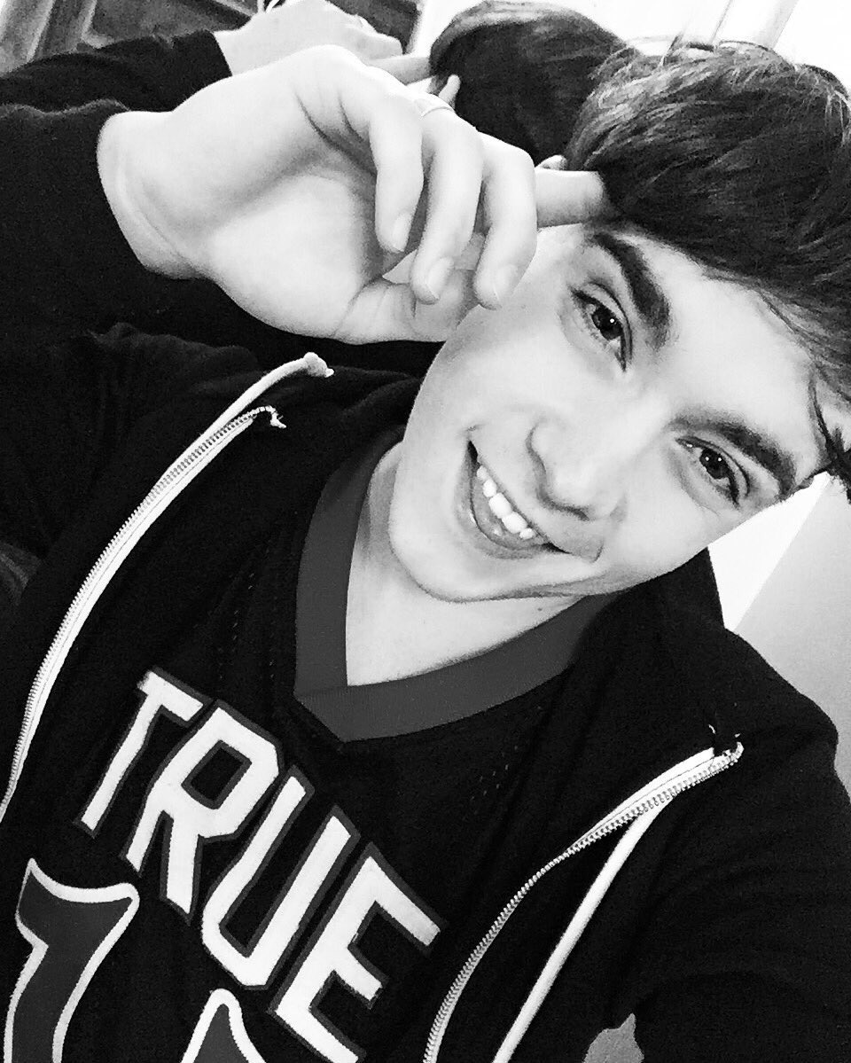 jaimi02's tweet photo. #SmileForRye you make me one of the happiest people in the world and I cannot thank you enough for everything you do, keep smiling x https://t.co/v0xo8iiD1j