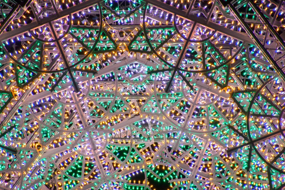 Stravaig_Aboot's tweet photo. The Street of Light on #GeorgeStreet #Edinburgh #EdXmasSOL #EdinburghsChristmas #EdXmas #illuminations #StreetOfLight #Christmas #Festive https://t.co/AWiJNAbO0S