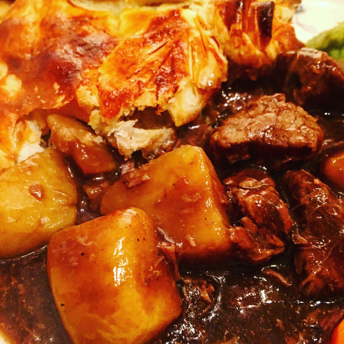 sharonskitchenx's tweet photo. #meat and #potato #pie #homemade #homecook Meat from @pipersfarm  🙌🏻 https://t.co/4in1GZtC4B