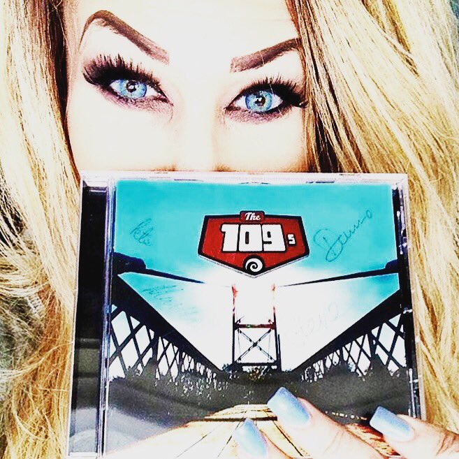 Gigi @rockrageradio USA . #the109s #ukrock #uk #ukrockband #rockrageradio #rockradio #newalbum