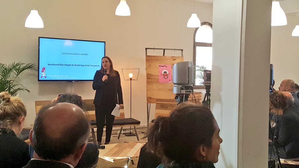 Economie_Gouv's tweet photo. .@axellelemaire : nous sommes en face d'un enjeu + large, celui de la transformation #numérique du tissu associatif #donsparSMS 2/2 https://t.co/HaurgNmUs1