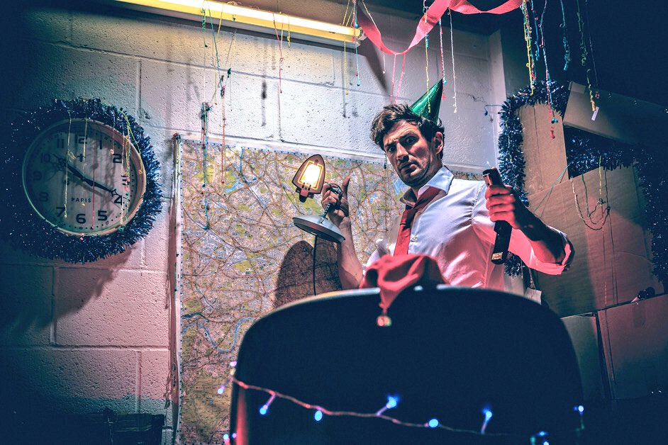 If you see one show this Xmas make it The Night Before Christmas, saw it last night &amp; it's brilliant. Tickets £15 differentbreedtheatre.com/the-night-befo…