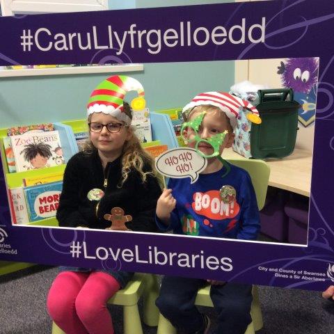 Discovermore's tweet photo. Festive Fun at Brynhyfryd Library yesterday! ππ
#feelingfestive #ChristmasLibraries #LoveLibraries https://t.co/85353rH8Vo