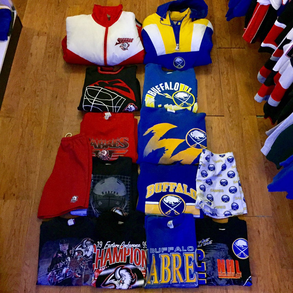 bflocloset's tweet photo. Red/Black or Blue/Gold?!?! https://t.co/hPuQcvOm7f