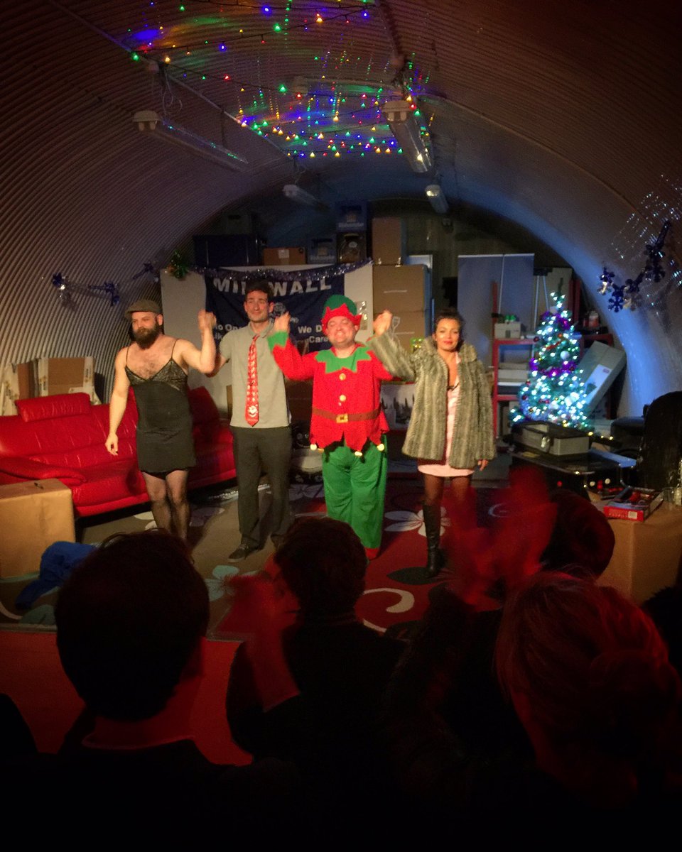 Loved The Night Before Christmas last night.<a href="/glennhanning/">Glenn Hanning</a> @kermack82 <a href="/MichelleLuther/">Michelle Luther</a> <a href="/Timboohara/">Timothy O'Hara</a> <a href="/bottle_shop/">TheBottleShop</a> differentbreedtheatre.com/the-night-befo…