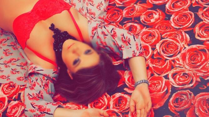 Robertred78's tweet photo. @OliviamkEscort the ultimate #womencrushwednesday #bestofbritish #retweet #follow https://t.co/VUwBXODpk1