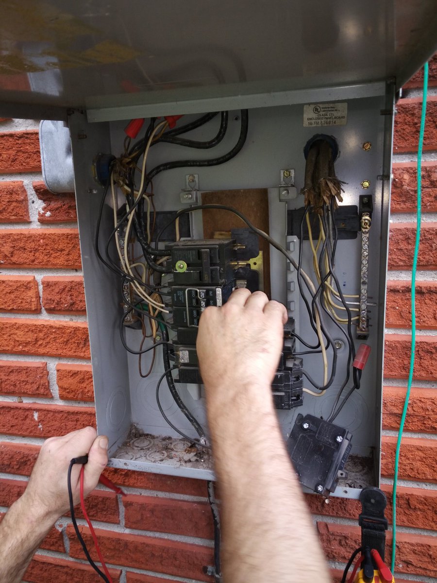 TweetinChristie's tweet photo. @HarrisonsTheory #hvactechlife #HVACTechWife. @HarrisonAirPros @DictionaryTech @hvac @HVACconnect #businesswomen #DaughterOfAirtex https://t.co/Hc4gw58FGY