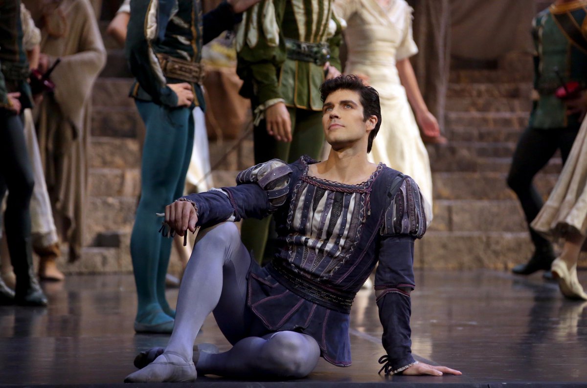 teatroallascala's tweet photo. Tonight at 8pm on stage for #ScalaRG @RobertoBolle and @mistyonpointe, Principal of AmericanBallet https://t.co/D3L5ktp7fk https://t.co/aBdGuvK64K