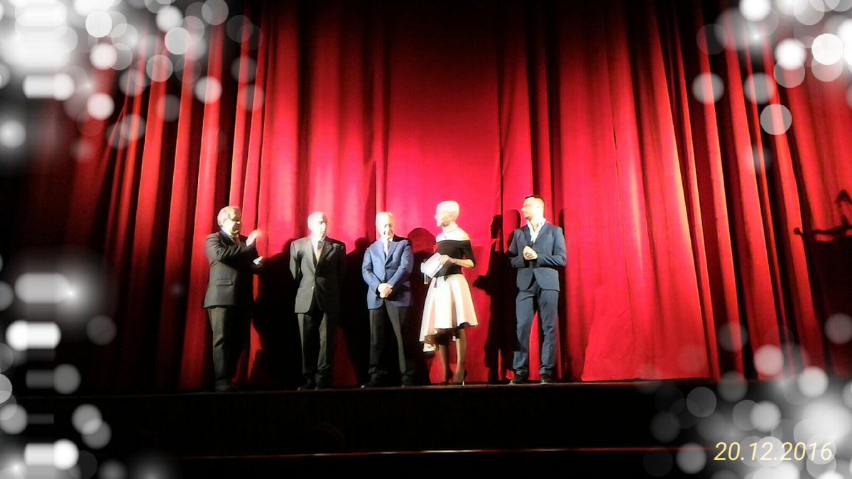 RotaryMarsala's tweet photo. Pubblico delle Grandi Occasioni ieri 20/12 alla Serata di Beneficenza del Rotary Club Marsala al Teatro Impero (Marsala) https://t.co/BBp8EavgqC