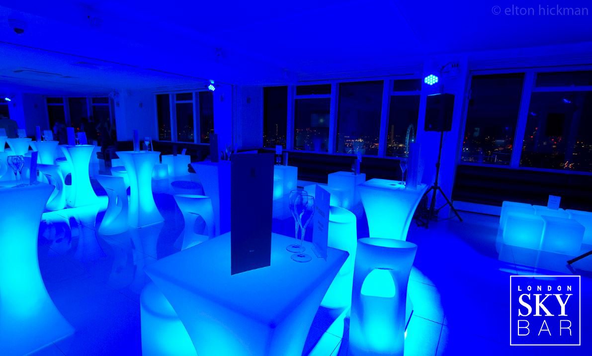 AltitudeEvents_'s tweet photo. The perfect #Christmas present? The gift of an incredible #NYE and starting #2017 off with a bang @thelondonskybar
https://t.co/H5XKmvhhzh https://t.co/v3lGD5WK3n