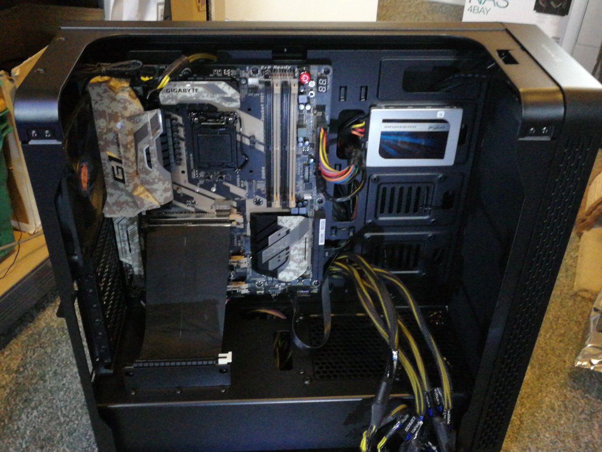 IanCutress's tweet photo. A thing for Xeon testing. Needed more space for cabling though. #gigabyte #x170-extreme #crucial https://t.co/z1mPGvOmVp