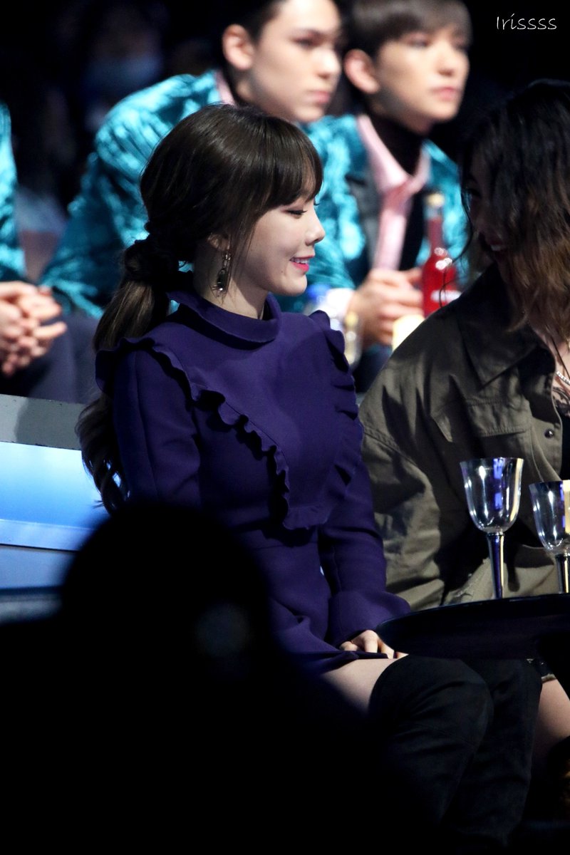 [PIC][01-12-2016]TaeYeon khởi hành đi Hồng Kông để tham dự "2016 Mnet Asian Music Awards" vào hôm nay  - Page 10 C0N00RcVEAAferI