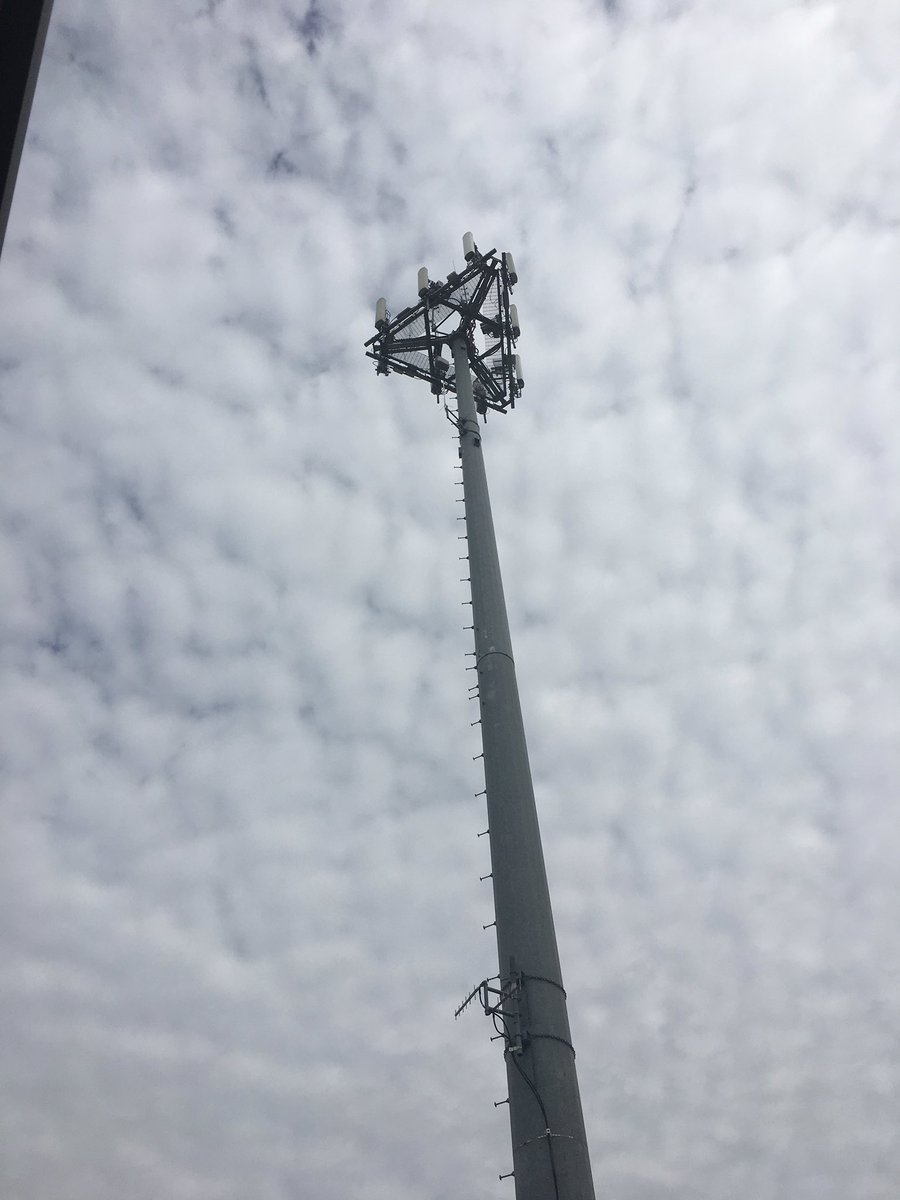 TxFire11's tweet photo. I would love to know how you work under an @ATT tower but get horrible mobile internet??? https://t.co/6ly8077G34