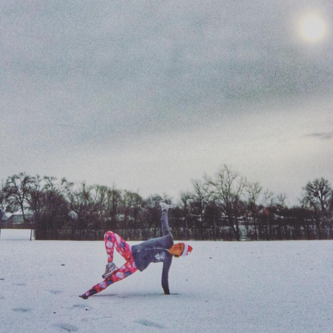 ActivevoiceH's tweet image. Instagram photo by Taking the Long Way Home ��� Dec 21, 2016 at 4:58pm UTC StrongMamaBlog.com/article.jsp?na… #sideplankvariation #runneryogi