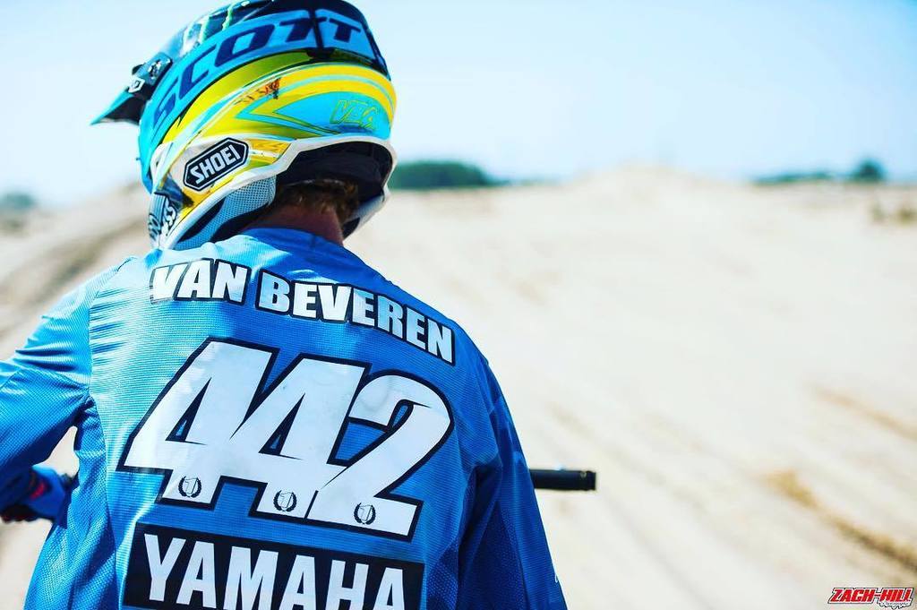 A_Vanbeveren's tweet photo. Happy to ride the new #scott #prospect for 2017๐
@scottmotosports
#vba442 #vba1 https://t.co/QRgwLNDsBX https://t.co/qxe8BQWlkm