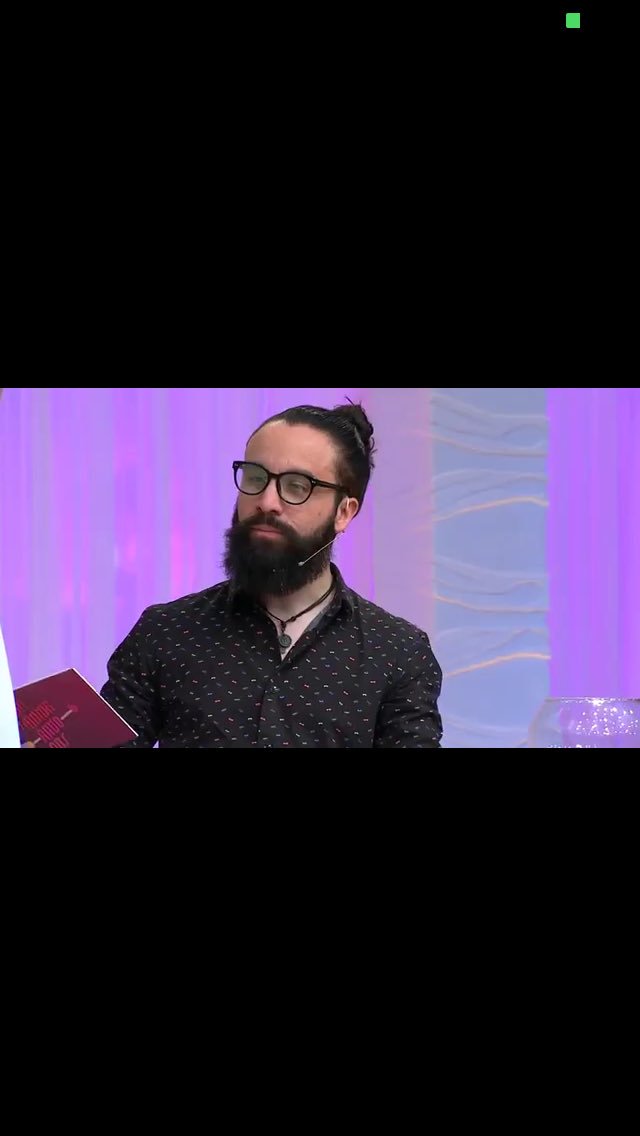 FansDelChicken's tweet photo. Hola #ChickenFans les paso unas fotos de @carloschicken en el programa de @EnamorandonosTV del 20/dic/16 (1) https://t.co/6EfdVmr46r