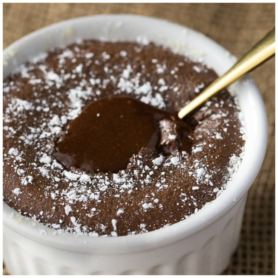 KitchenMagpie's tweet photo. REESE Lava Cake from @OurFamilyWorld! My mind is blown!Doesn't this look amazing?
GET THE RECIPE --> https://t.co/BtrkcA7ehi
#DoYouSpoon #ad https://t.co/99RszXkIz4