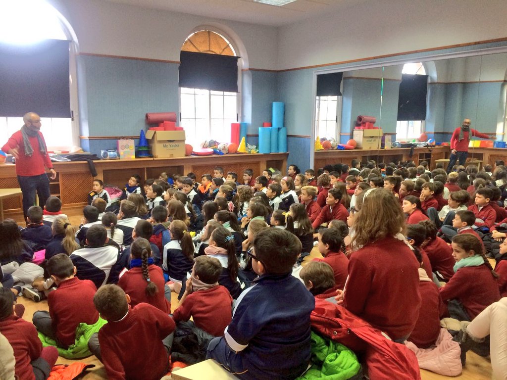 lasallegrinon's tweet photo. Una editorial nos ha enviado a "Pingüi" para hacer un taller de animación a la lectura, os dejamos algunas fotos de 3' y 4' de primaria https://t.co/aDOlmnRo9m