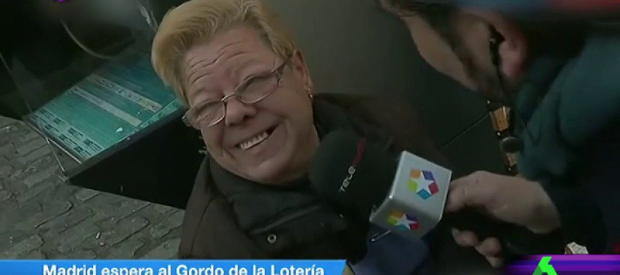 laSextaTV's tweet photo. VÍDEO | Así es Felisa, una vendedora de Lotería especial: "Guardo los décimos en el potorrillo, así me traen suerte" https://t.co/QEp0v0DA7H https://t.co/N3vOlNH1Re