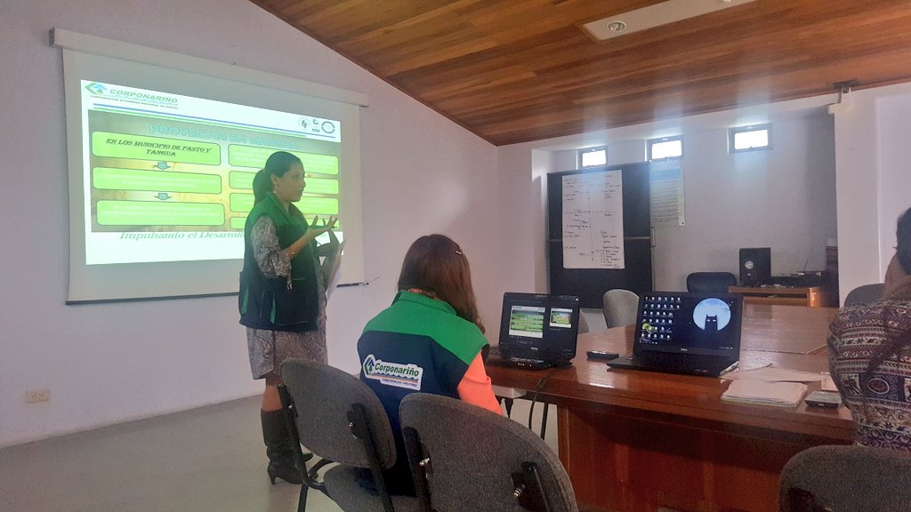 corponarinosisa's tweet photo. Reunión Cierre de Año 2016 Restitución de Tierras y Ley de Víctimas de @Corponarino con diferentes Instituciones del Departamento: https://t.co/FLxZH6SqWw