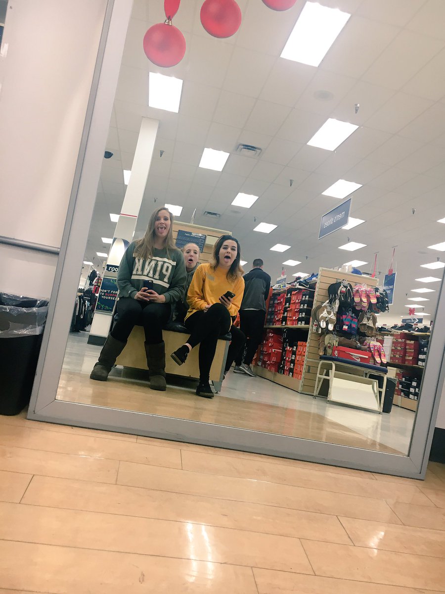 abbyruth18's tweet photo. Happy birthday @annakenderdine 😊🎉🎈 you are such a blessing in my life, and I hope today is just as special as you are :) I love you ❤ https://t.co/I8eZzAZuep