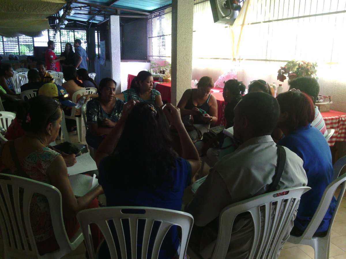 MPComunasAragua's tweet photo. #Aragua Instalación de las mesas #EconomicoProductivo @LinaresPotencia #MotorTextil @ErikaPSUV @mpcomunas @cheanahis https://t.co/r9UV4MWNjR