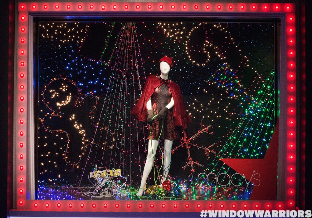 WindowWarsShow's tweet photo. Congratulations to @MrTHowe, the very first #WindowWarriors champion! Check out his two winning @Macys holiday windows. https://t.co/ISferFPHV8