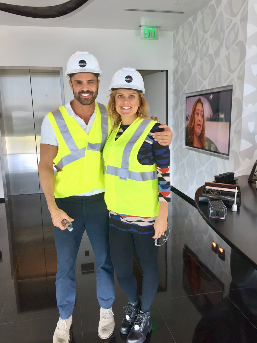 AnnaMiamiBeach's tweet photo. hard hat kinda morning @ .@ZHA_News masterpiece .@1000museum 🛠 #annasherrill #otm #onethousandmuseum #luxury #realestate #miami #downtown https://t.co/5WGGb7Dill