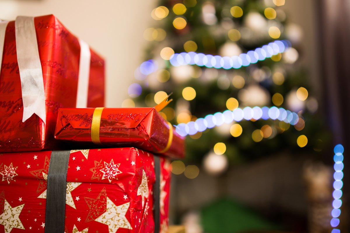 VallieMyCar's tweet photo. This Christmas, our Vallies go the extra mile! Available Christmas Eve, Boxing Day, and 27th-31st Dec. Closed Christmas Day and 1st Jan. https://t.co/cjITb9wLzL