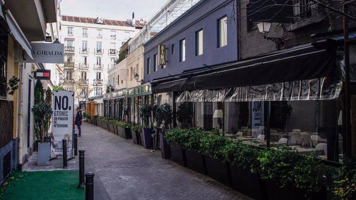 Sólo @5J_Madrid y <a href="/NoRestaurant/">NO.</a> se salvan del cierre de las #terrazas de moda del callejón de #Puigcerdá este jueves madridiario.es/439879/ayuntam…