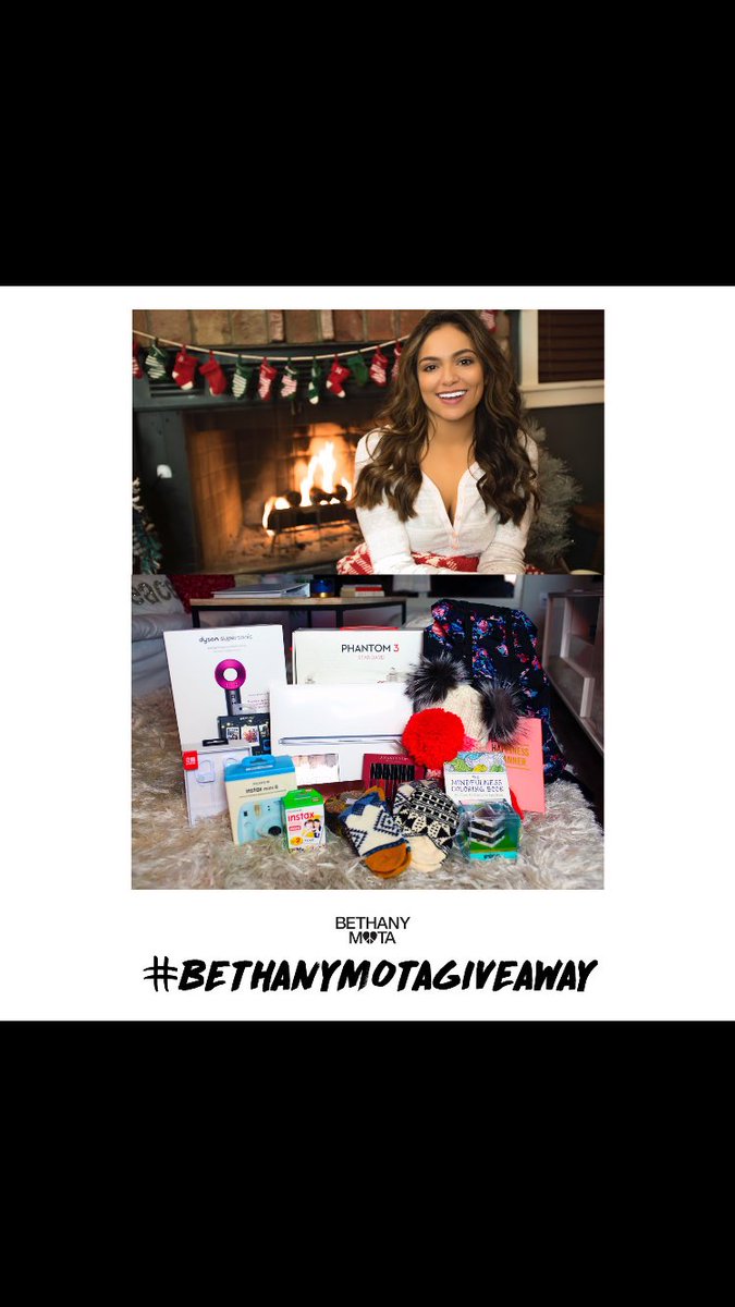 pinkerityy's tweet photo. Ayyy giveaways #BethanyMotaGiveaway https://t.co/ExGBT4HsvC