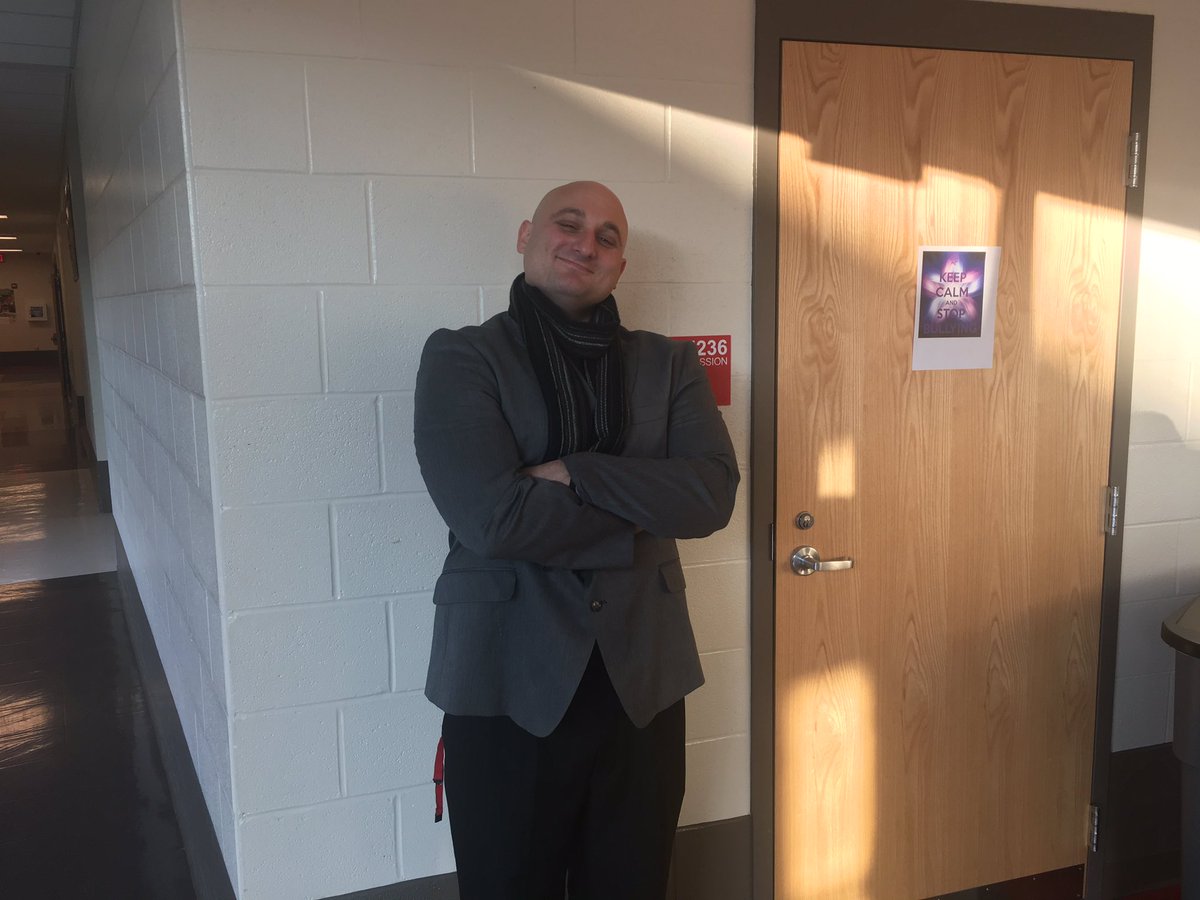c_michael5's tweet photo. Ladies and gentlemen, Anthony George AKA Gru is here! #cms16 https://t.co/xnYdDKf4BC