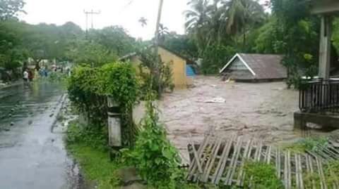 fm_prof's tweet photo. Duka yang mendalam atas musibah Banjir Bandang yang melanda Bima. Kita berdoa musibah ini segera berlalu dan warga kembali aktivitas semula https://t.co/S8d9T7Y2R5