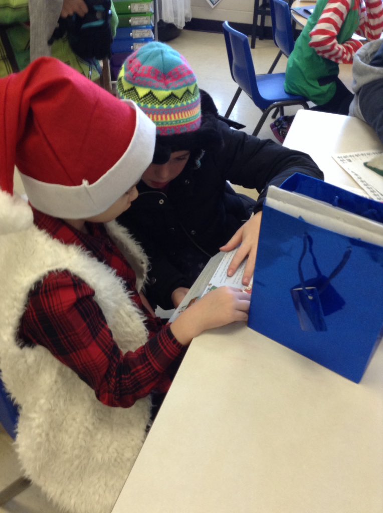 MrsDallasOCSB's tweet image. Reading our Grade 2 buddies' letters from Santa! #Christmas #LearningPartnership @SBAocsb @MissMazzarello