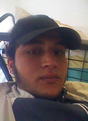 IsraelNewsOrg's tweet photo. #Berlin: German Police hunt for Tunisian suspect https://t.co/GUO2ouk3QV #FindDalia #TerroristAttack https://t.co/N6lzAWFpMd