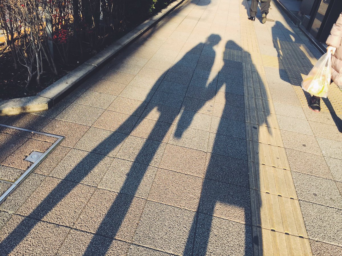 浜崎香帆 Twitter પર その時どう感じるかは人それぞれだから面白いし難しい 浜崎の今日の一言 夕方 影 だーれだっ T Co Pf6bl60ceq Twitter