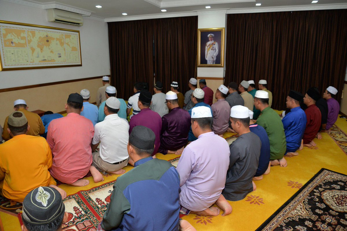 NatHydroCentre's tweet photo. Day 1: Solat Berjemaah & Tazkirah #SPH2016 @zaaim_hasan @KDMUTIARA255 @KD_Perantau https://t.co/f4h9Zng1hy
